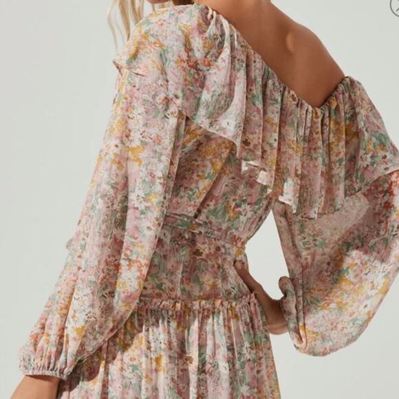 ASTR The Label Kaylani Dress Size Large - Picture 5 of 9